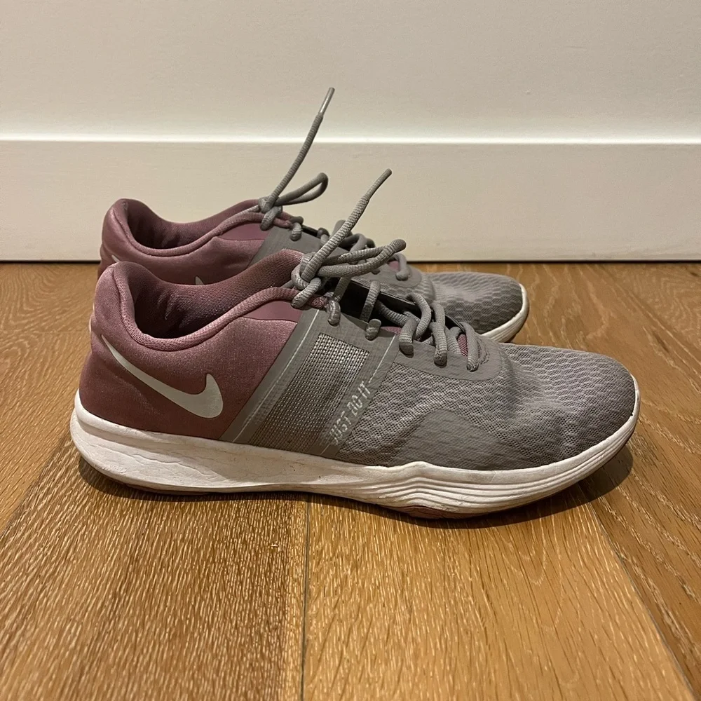 Nike Pink and Gray City Trainer 2 Running Shoes used